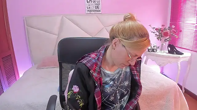 Snapshot of SammySanders chatting on May 31, 2026, 6:20 pm SammySanders online show from May 31, 2026, 6:20 pm