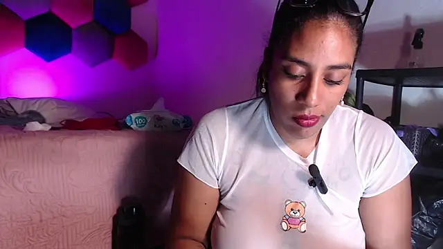 Snapshot of ViolethRammtein chatting on October 22, 2025, 9:20 am ViolethRammtein online show from October 22, 2025, 9:20 am