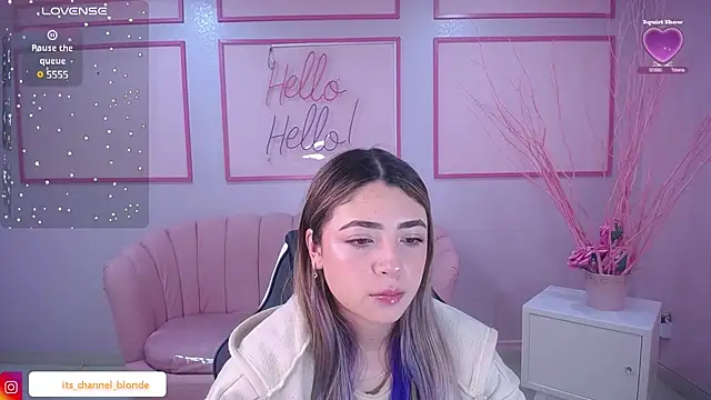 Snapshot of channel_blonde_a chatting on January 2, 2025, 4:46 pm channel blonde a online show from January 2, 2025, 4:46 pm