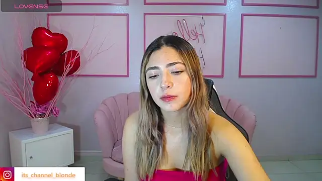 Snapshot of channel_blonde_a chatting on February 27, 2025, 4:32 pm channel blonde a online show from February 27, 2025, 4:32 pm