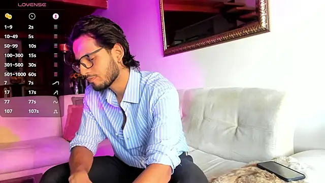 Nicholasrodrii online show from January 21, 2025, 10:08 pm