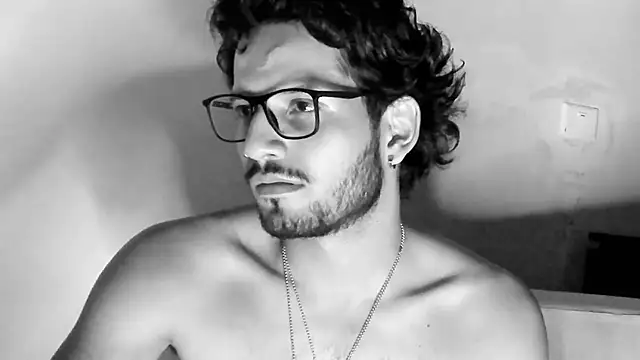 Nicholasrodrii online show from February 24, 2025, 1:35 am