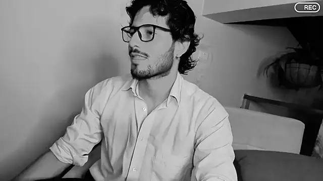 Nicholasrodrii online show from March 20, 2025, 10:51 pm