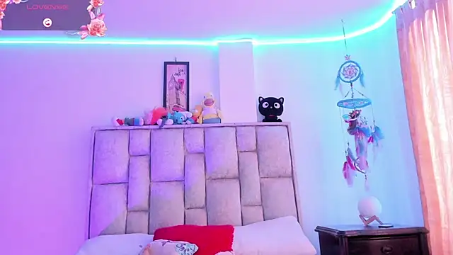 Snapshot of brianaGuzman chatting on October 12, 2025, 5:12 pm brianaGuzman online show from October 12, 2025, 5:12 pm