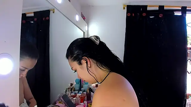 brianaGuzman online show from July 24, 2026, 6:39 pm