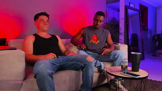 adamjackson  online show from September 9, 2025, 2:11 am