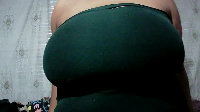 tripplexhoney101 online show from November 10, 2025, 6:34 am