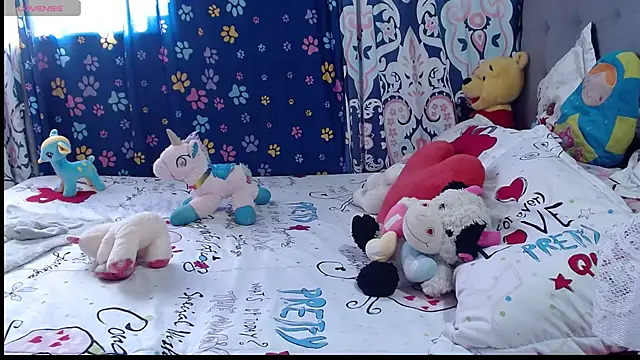 Snapshot of Lunawillis chatting on September 13, 2025, 8:52 pm Lunawillis online show from September 13, 2025, 8:52 pm