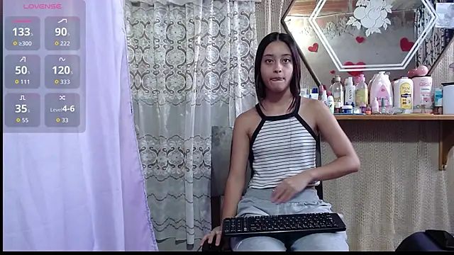 Snapshot of Lunawillis chatting on September 30, 2025, 7:52 pm Lunawillis online show from September 30, 2025, 7:52 pm