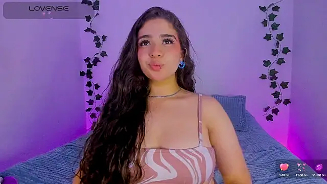 Snapshot of Mxss_Honey chatting on December 23, 2024, 10:23 pm Mxss Honey online show from December 23, 2024, 10:23 pm