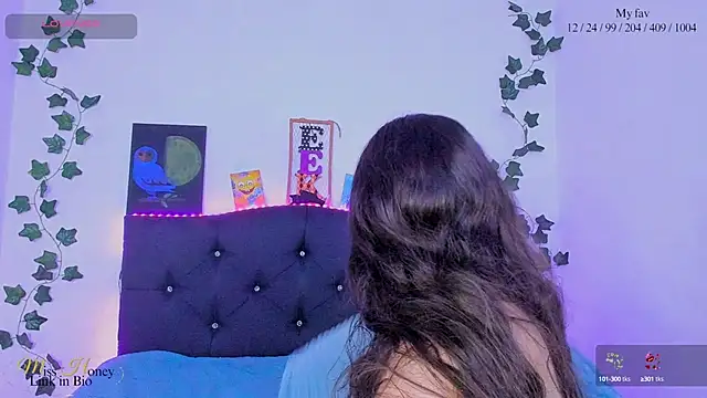 Snapshot of Mxss_Honey chatting on March 8, 2025, 2:01 am Mxss Honey online show from March 8, 2025, 2:01 am