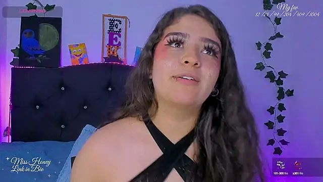 Snapshot of Mxss_Honey chatting on March 23, 2025, 4:16 am Mxss Honey online show from March 23, 2025, 4:16 am