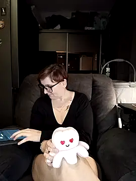 Snapshot of Marie1992PL chatting on February 8, 2025, 4:14 pm Marie1992PL online show from February 8, 2025, 4:14 pm