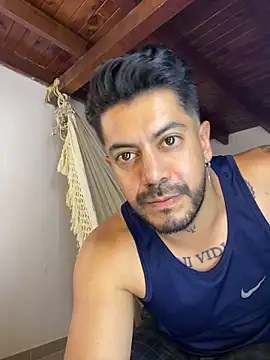 Snapshot of AndresSmith__ chatting on May 27, 2026, 12:07 am AndresSmith online show from May 27, 2026, 12:07 am