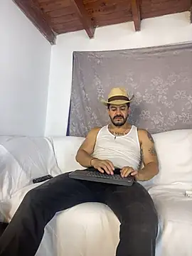 Snapshot of AndresSmith__ chatting on June 14, 2026, 6:43 pm AndresSmith online show from June 14, 2026, 6:43 pm