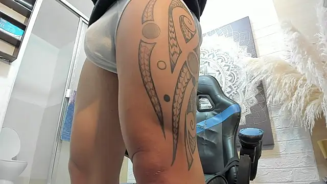 nakedfoam1 online show from February 13, 2026, 5:58 am