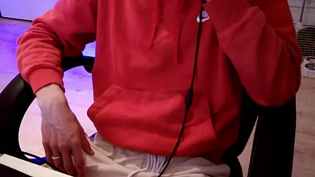 Snapshot of ElViko11 chatting on November 8, 2025, 12:22 am ElViko11 online show from November 8, 2025, 12:22 am