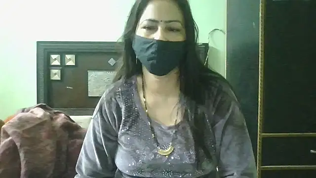 couplesuni online show from February 18, 2026, 3:13 am