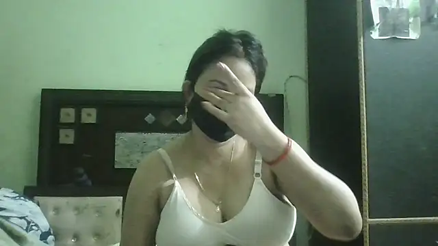 couplesuni online show from July 21, 2026, 5:32 am