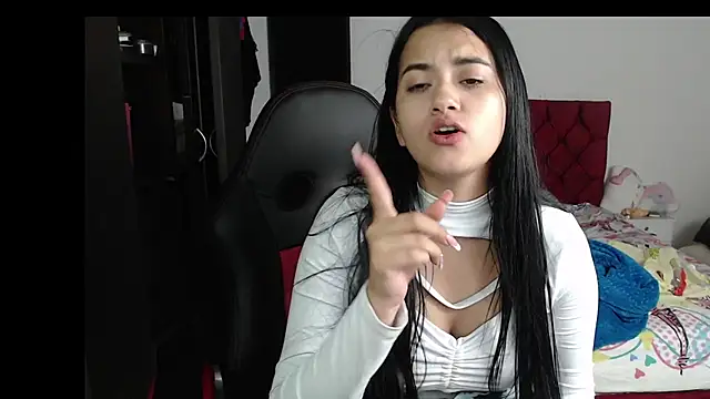 Snapshot of kayla_k18 chatting on January 19, 2025, 11:12 am kayla k18 online show from January 19, 2025, 11:12 am