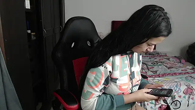 Snapshot of kayla_k18 chatting on February 1, 2025, 8:47 pm kayla k18 online show from February 1, 2025, 8:47 pm