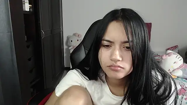 Snapshot of kayla_k18 chatting on February 5, 2025, 4:16 am kayla k18 online show from February 5, 2025, 4:16 am