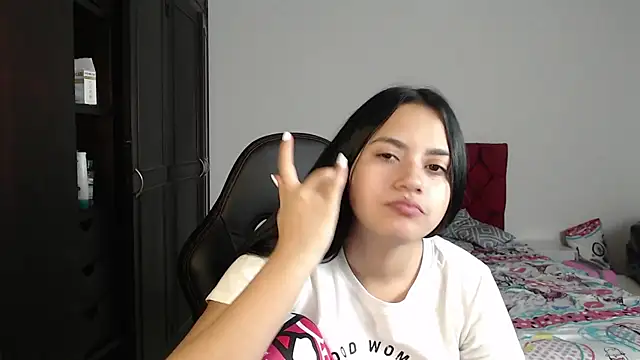 Snapshot of kayla_k18 chatting on February 8, 2025, 9:25 pm kayla k18 online show from February 8, 2025, 9:25 pm