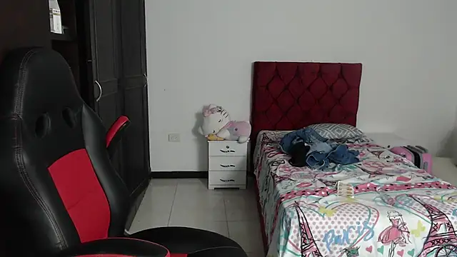 Snapshot of kayla_k18 chatting on February 11, 2025, 1:20 am kayla k18 online show from February 11, 2025, 1:20 am