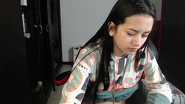 Snapshot of kayla_k18 chatting on February 17, 2025, 7:42 pm kayla k18 online show from February 17, 2025, 7:42 pm