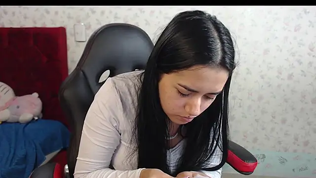 Snapshot of kayla_k18 chatting on October 3, 2025, 2:08 am kayla k18 online show from October 3, 2025, 2:08 am