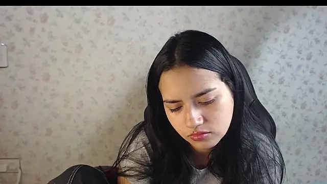 Snapshot of kayla_k18 chatting on October 23, 2025, 1:05 am kayla k18 online show from October 23, 2025, 1:05 am