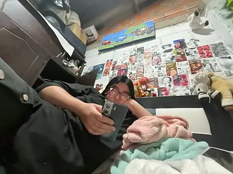 dafne19  online show from March 13, 2026, 4:19 am