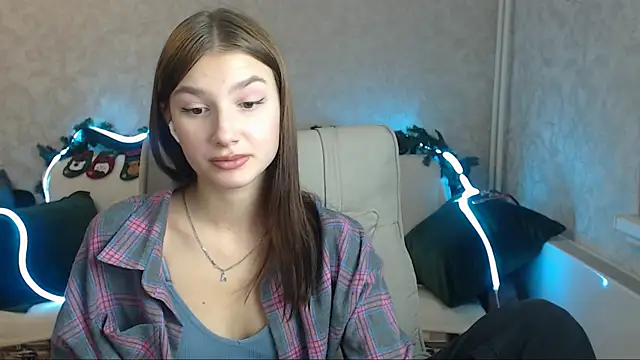 AnaHoney online show from December 13, 2024, 4:54 am