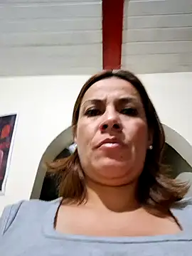 Snapshot of Zaralu_ chatting on December 6, 2024, 3:08 am Zaralu online show from December 6, 2024, 3:08 am