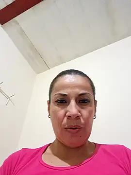 Snapshot of Zaralu_ chatting on December 23, 2024, 10:44 pm Zaralu online show from December 23, 2024, 10:44 pm