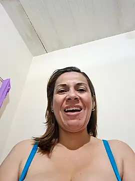 Snapshot of Zaralu_ chatting on February 2, 2025, 12:09 am Zaralu online show from February 2, 2025, 12:09 am