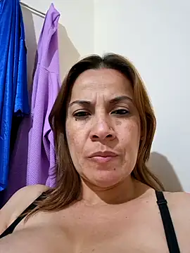 Snapshot of Zaralu_ chatting on February 27, 2025, 11:59 pm Zaralu online show from February 27, 2025, 11:59 pm