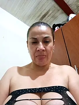 Snapshot of Zaralu_ chatting on September 12, 2025, 11:37 pm Zaralu online show from September 12, 2025, 11:37 pm