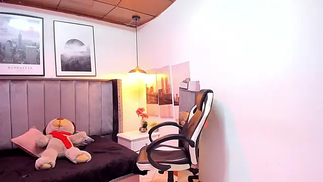 Alaia Cute online show from January 17, 2025, 6:33 pm