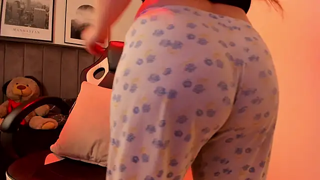 Alaia Cute online show from March 3, 2025, 5:31 am