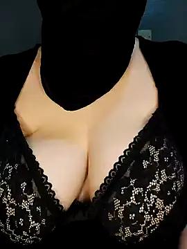 Snapshot of tota_ chatting on January 21, 2025, 10:19 am tota online show from January 21, 2025, 10:19 am