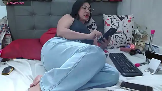 Snapshot of katysquirtdirty chatting on June 4, 2026, 7:42 pm katysquirtdirty online show from June 4, 2026, 7:42 pm