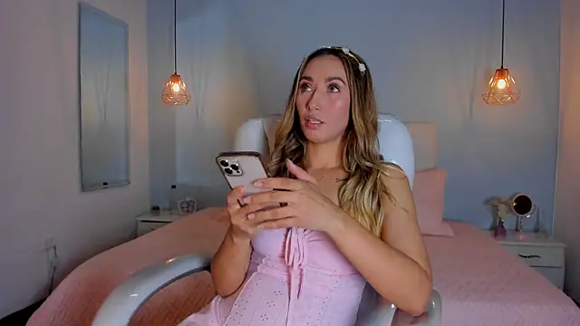 Snapshot of Emma23__ chatting on March 2, 2025, 2:30 am Emma23 online show from March 2, 2025, 2:30 am