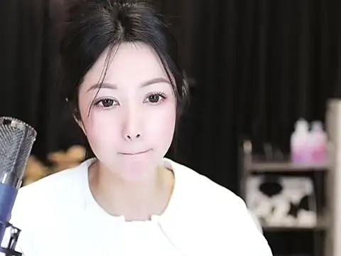 Nuyoah-77 online show from March 16, 2025, 4:01 pm