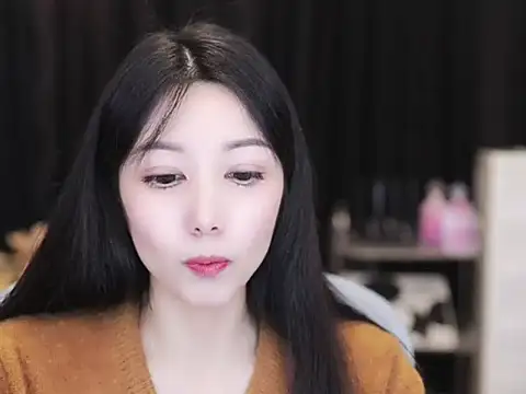 Nuyoah-77 online show from November 7, 2025, 2:39 pm