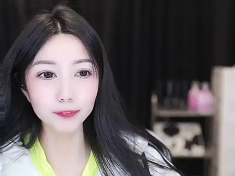 Nuyoah-77 online show from November 17, 2025, 1:28 pm