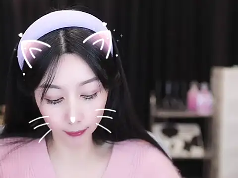 Nuyoah-77 online show from November 23, 2025, 4:18 pm