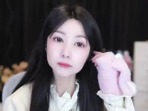 Nuyoah-77 online show from December 20, 2025, 7:59 am