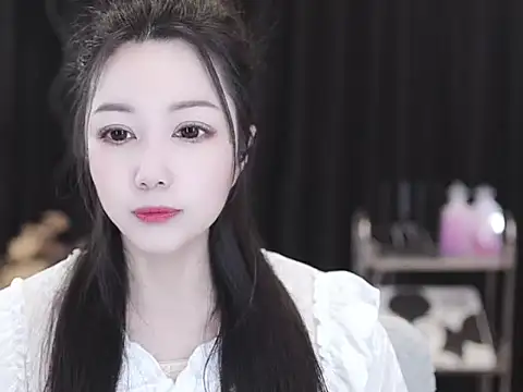 Nuyoah-77 online show from February 19, 2026, 6:20 am