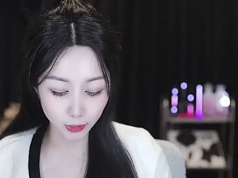 Nuyoah-77 online show from February 20, 2026, 3:34 pm